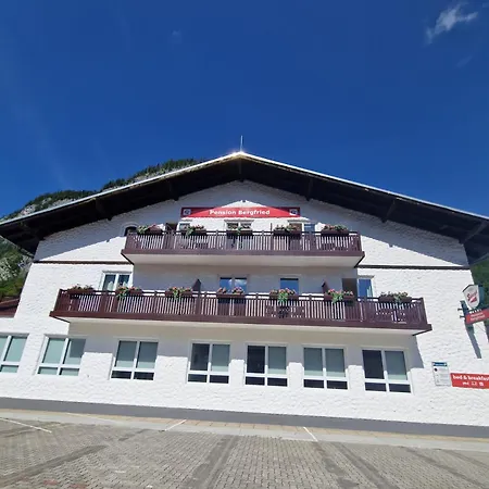 招待所 Bergfried 哈尔施塔特