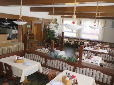 Bergfried هالشتات