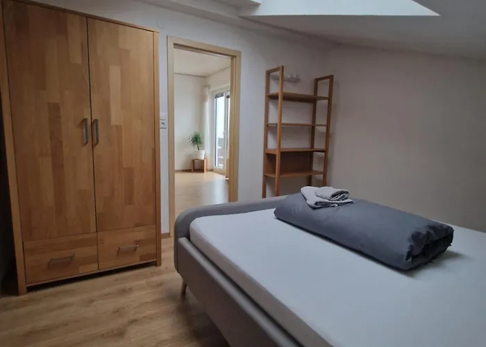 Bergfried هالشتات