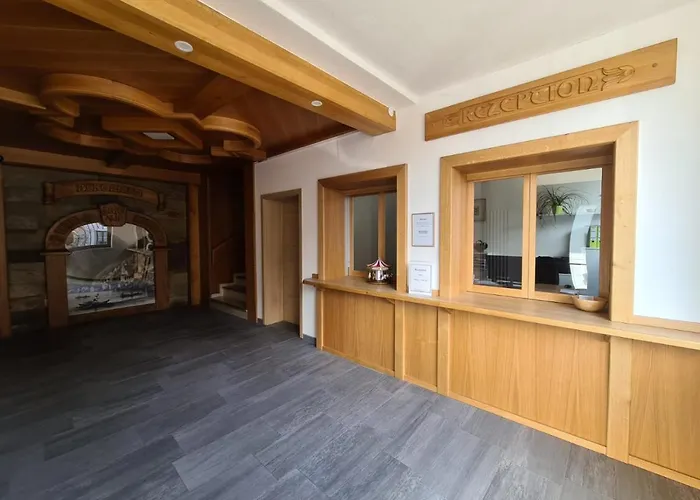 Bergfried هالشتات